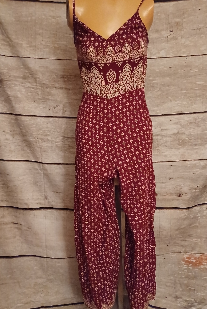 Maroon jumper